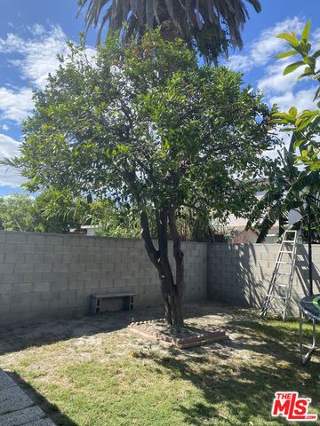 11813 Antwerp Avenue, Los Angeles, CA 90059