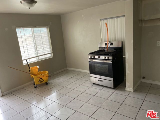 11813 Antwerp Avenue, Los Angeles, CA 90059