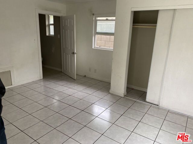 11813 Antwerp Avenue, Los Angeles, CA 90059