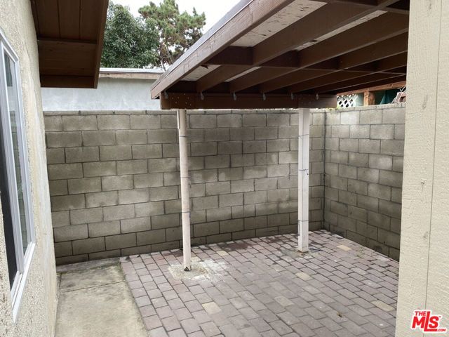 11813 Antwerp Avenue, Los Angeles, CA 90059