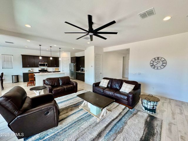 20171 W CHEERY LYNN Road, Buckeye, AZ 85396