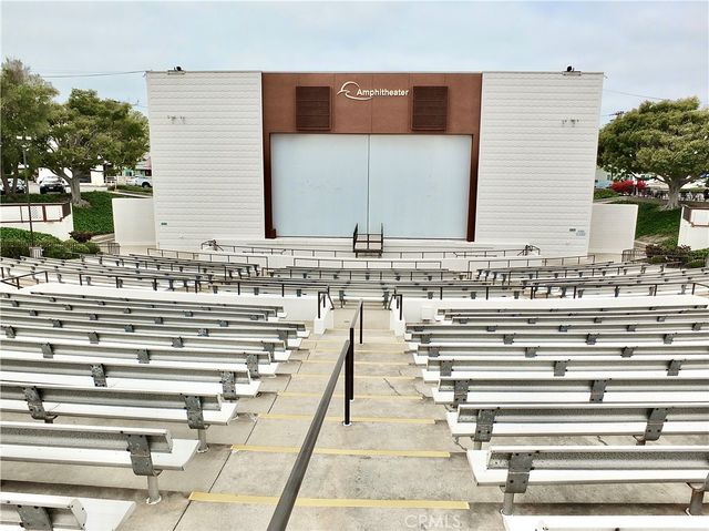 1740 Tam O'Shanter Road 1A, Seal Beach, CA 90740