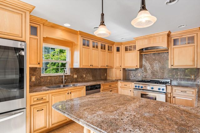 811 D St, Petaluma, CA 94952