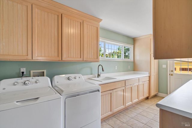 811 D St, Petaluma, CA 94952