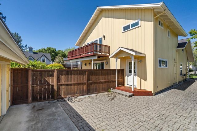 811 D St, Petaluma, CA 94952
