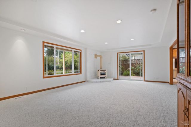 811 D St, Petaluma, CA 94952