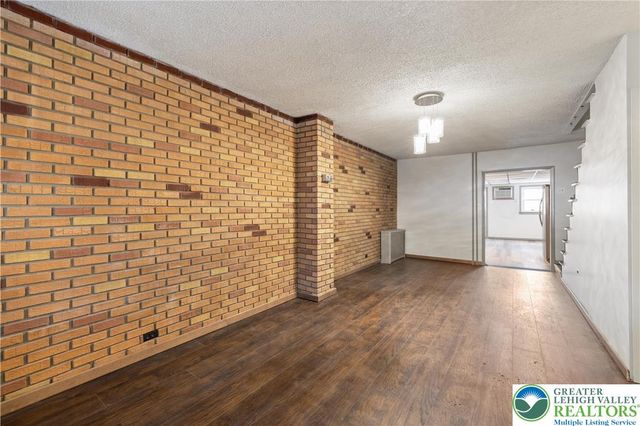 231 North Peach Street, Allentown City, PA 18102