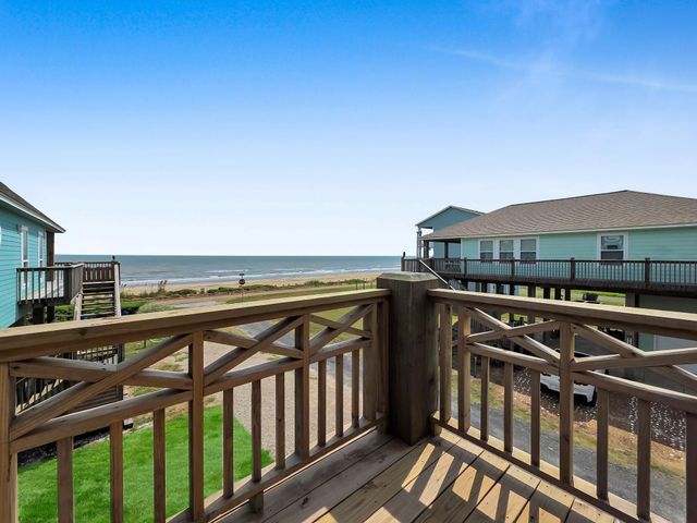 990 Peachtree, Gilchrist, TX 77617