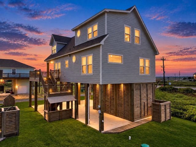 990 Peachtree, Gilchrist, TX 77617