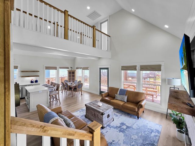 990 Peachtree, Gilchrist, TX 77617