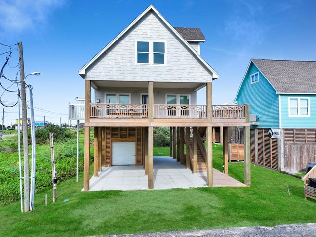 990 Peachtree, Gilchrist, TX 77617