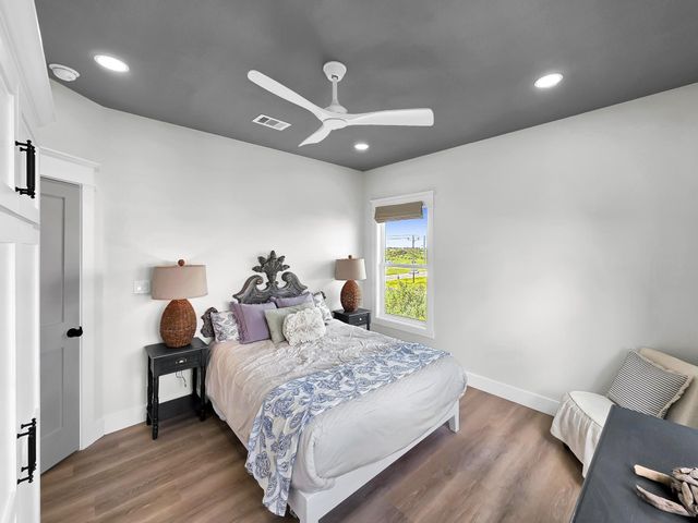 990 Peachtree, Gilchrist, TX 77617