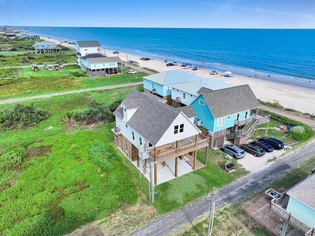 990 Peachtree, Gilchrist, TX 77617