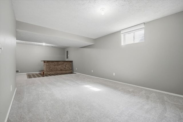 1308 Beacon Hill Court, Normal, IL 61761