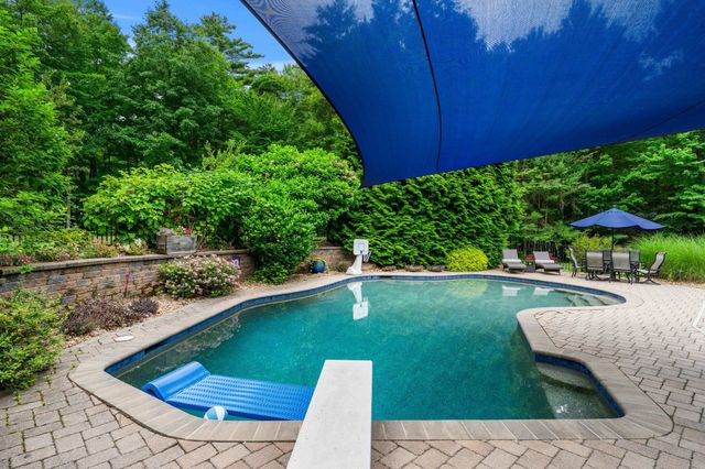 43 Newfane Road, Bedford, NH 03110