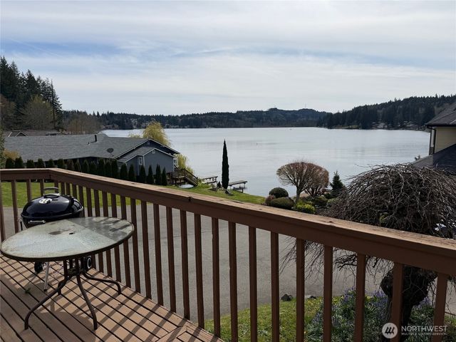 1259 Northlake Way NW, Bremerton, WA 98312