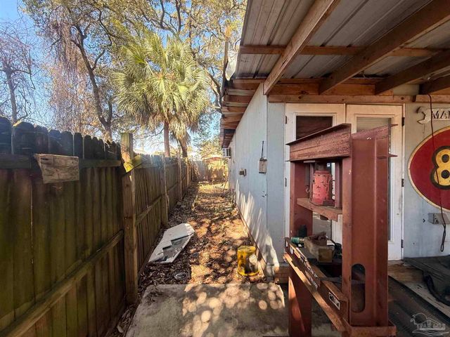 518 W La Rua St, Pensacola, FL 32501