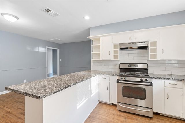 10502 Royal Oaks Drive, Houston, TX 77016