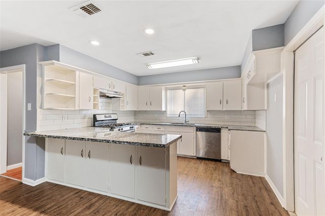 10502 Royal Oaks Drive, Houston, TX 77016