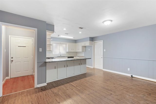 10502 Royal Oaks Drive, Houston, TX 77016