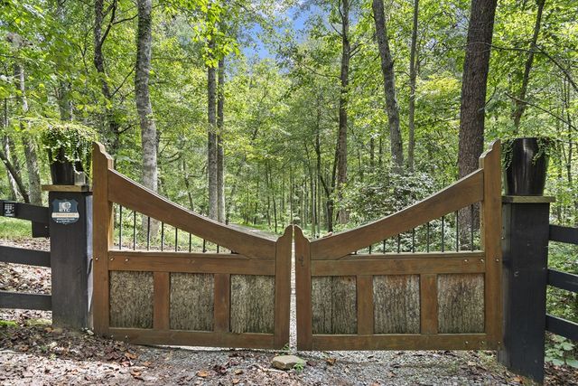 530 Burleson Road, Ellijay, GA 30536