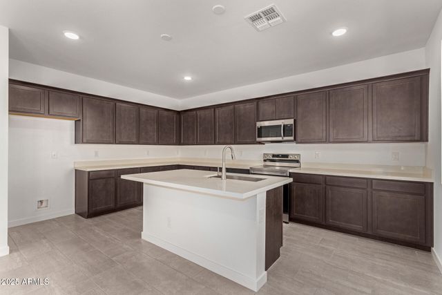 31730 N WADDLE Lane, San Tan Valley, AZ 85143