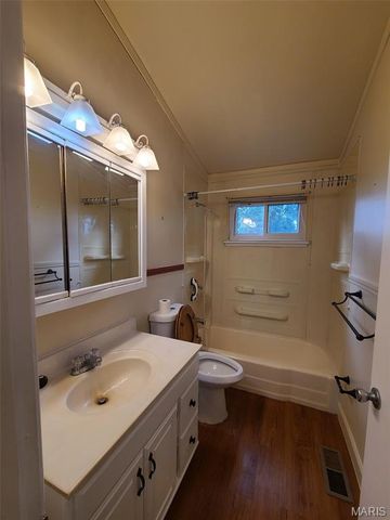 4947 Ringer Road, Mehlville, MO 63129