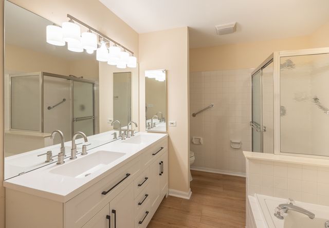 1179 Edington Court, Carol Stream, IL 60188