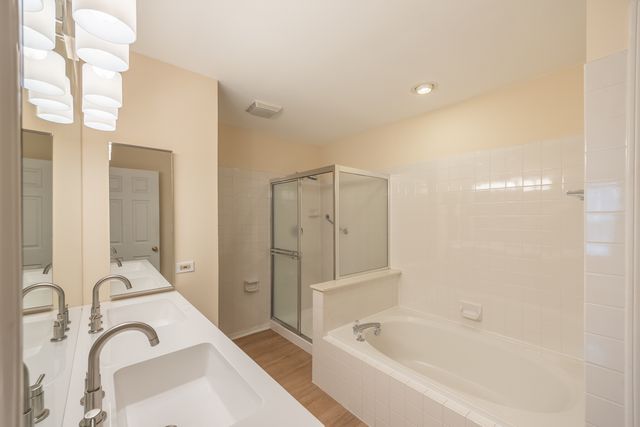 1179 Edington Court, Carol Stream, IL 60188