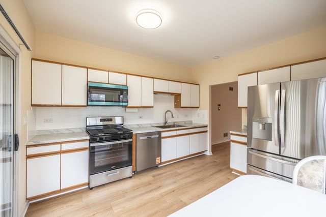 1179 Edington Court, Carol Stream, IL 60188