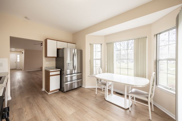 1179 Edington Court, Carol Stream, IL 60188