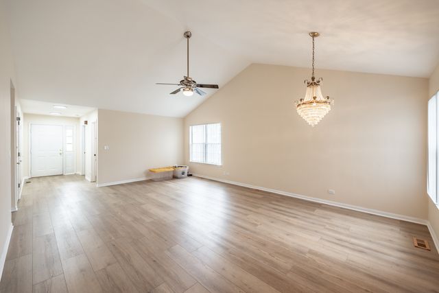 1179 Edington Court, Carol Stream, IL 60188