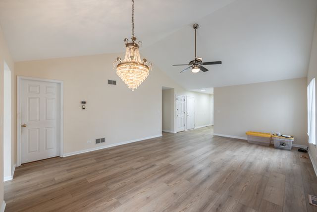 1179 Edington Court, Carol Stream, IL 60188