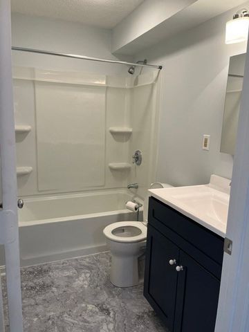 12 Beals Cove Rd H, Hingham, MA 02043