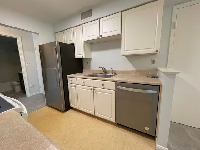 12 Beals Cove Rd H, Hingham, MA 02043