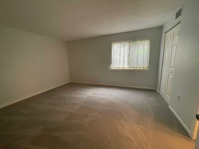 12 Beals Cove Rd H, Hingham, MA 02043