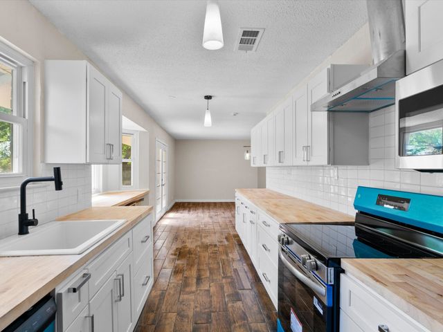 6620 Bernadine Drive, Watauga, TX 76148