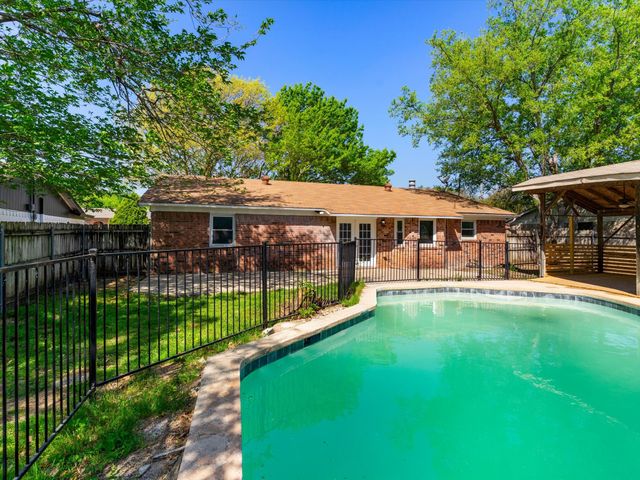 6620 Bernadine Drive, Watauga, TX 76148