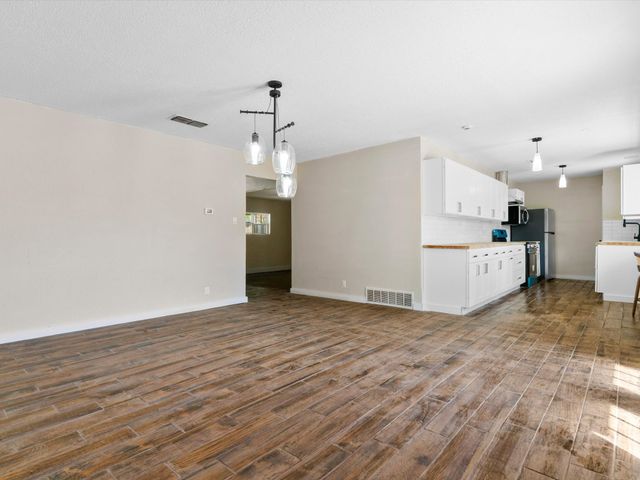 6620 Bernadine Drive, Watauga, TX 76148