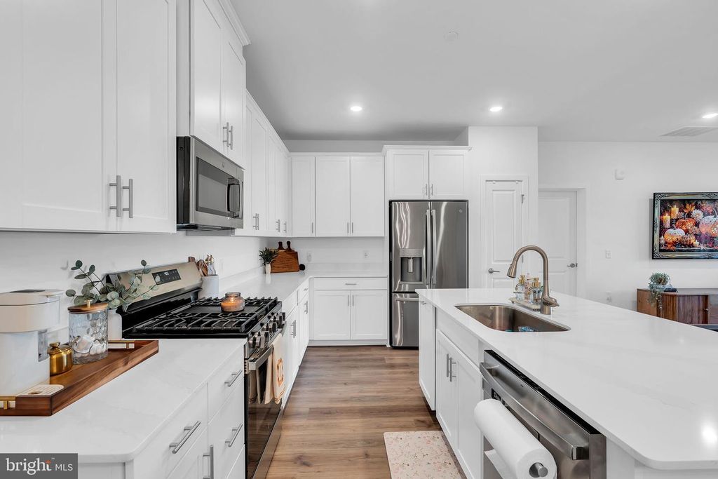 2106 JACOB FRANCIS WAY, TITUSVILLE, NJ 08560 — exterior