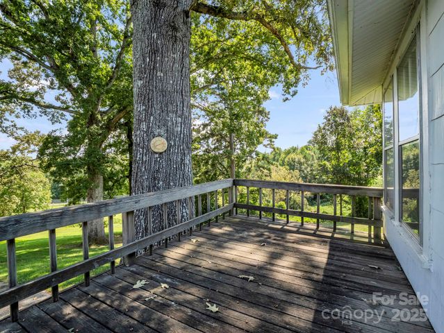 256 School Road, Mill Spring, NC 28756