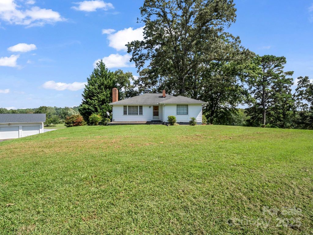256 School Road, Mill Spring, NC 28756