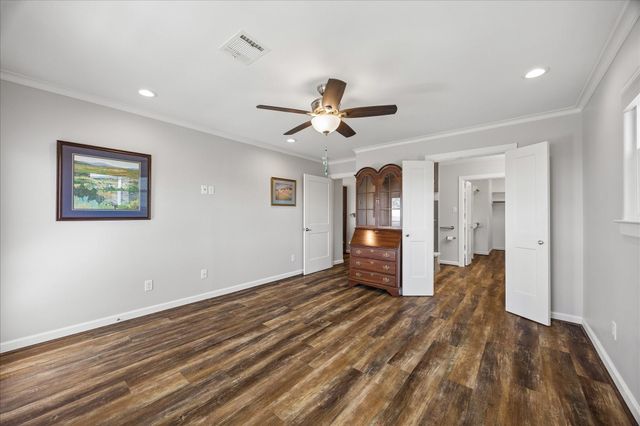 853 Marlin Street, Bayou Vista, TX 77563