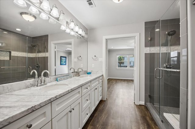 853 Marlin Street, Bayou Vista, TX 77563