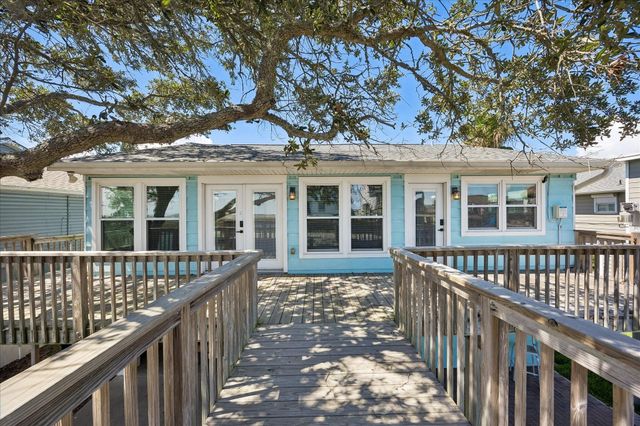853 Marlin Street, Bayou Vista, TX 77563