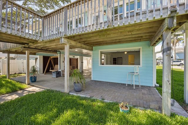 853 Marlin Street, Bayou Vista, TX 77563