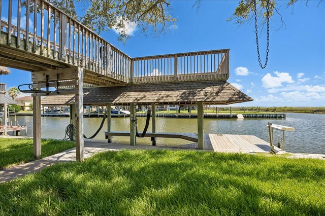 853 Marlin Street, Bayou Vista, TX 77563