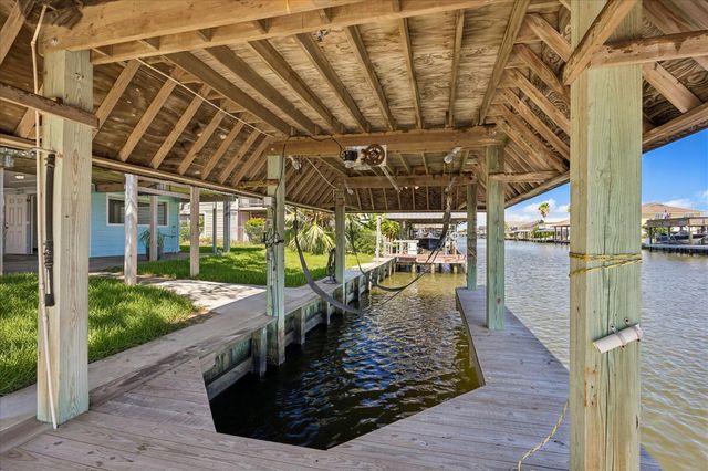 853 Marlin Street, Bayou Vista, TX 77563