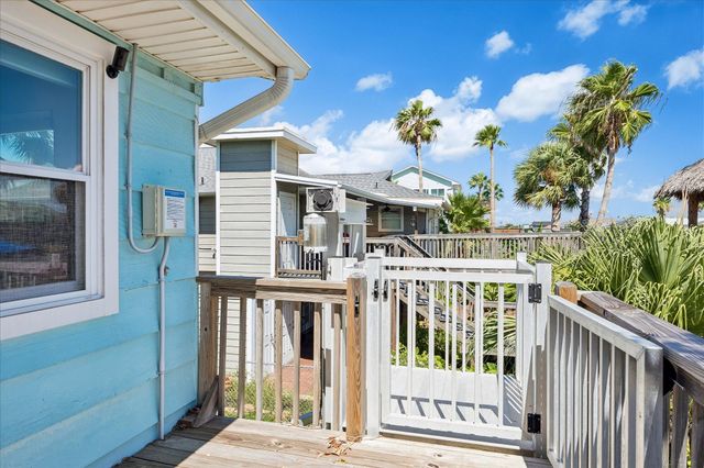 853 Marlin Street, Bayou Vista, TX 77563