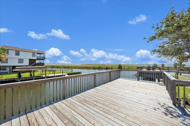 853 Marlin Street, Bayou Vista, TX 77563